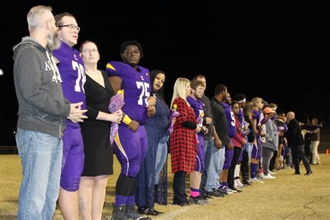 What Do Parents Wear for Senior Night Football and Why Do They Always Choose the Same Outfit?